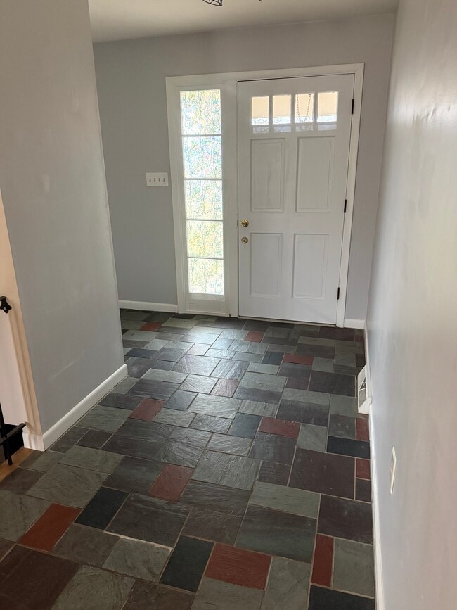 Building Photo - 1755 Holland Cliffs Rd