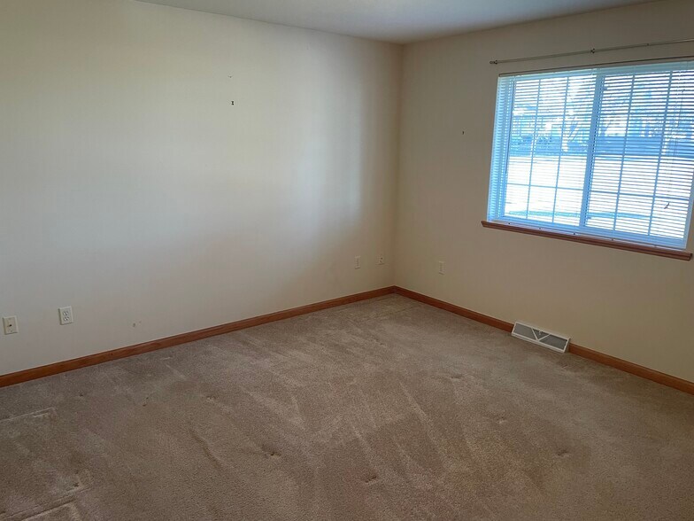 Building Photo - 508 3rd St