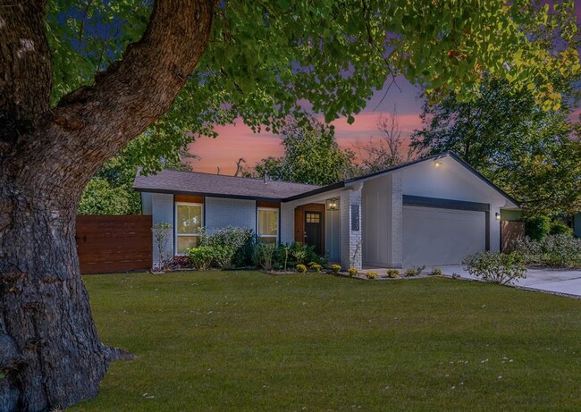 Primary Photo - 10429 Firethorn Ln