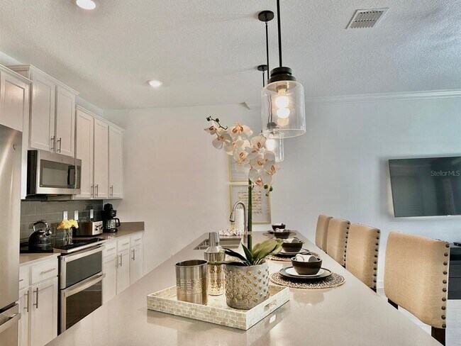 Building Photo - 956 Leader St