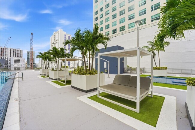 Building Photo - 690 SW 1st Ct