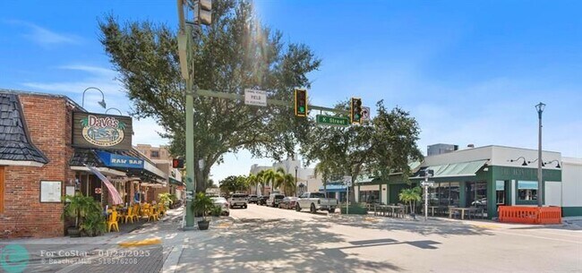 Building Photo - 1127 S Federal Hwy
