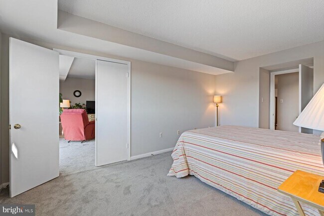 Building Photo - 1040 Deer Ridge Dr