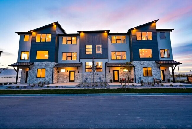 Building Photo - 539 S 890 W