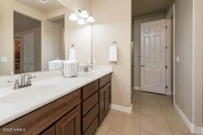 Building Photo - Elegant Presidio in the Pines Home! 5 Bed, 2.5 Bath + 2 Car Gar. & A/C! Students & Small Pets OK!...