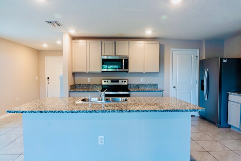 Building Photo - 11730 White Willow Ln