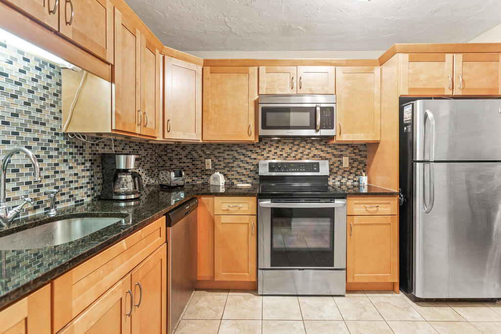 Building Photo - 100 Fellsview Ter