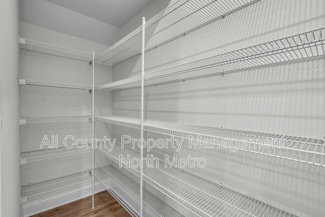 Building Photo - 718 Stickley Oak Way