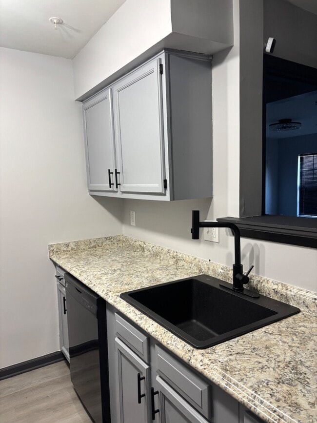 Building Photo - 8961 Town Center Cir