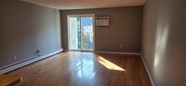 Building Photo - 302 Knights Bridge Dr