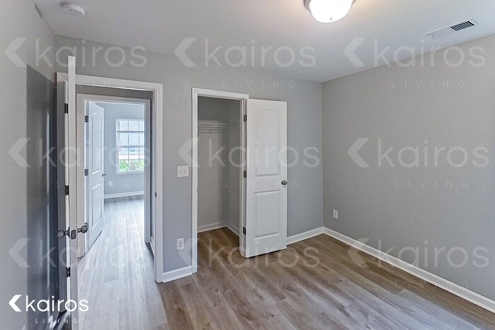 Building Photo - 236 Fox Chase Wy