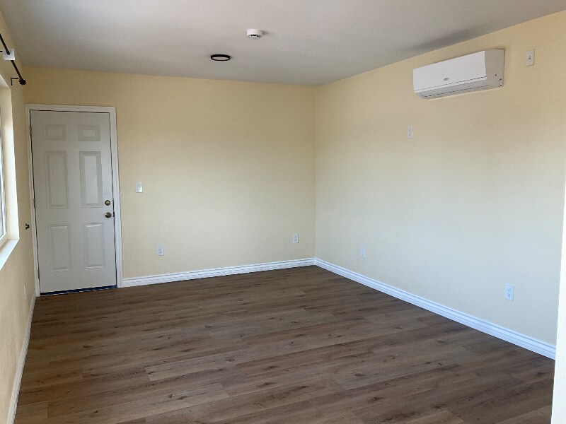Building Photo - 1116 Clela Ave