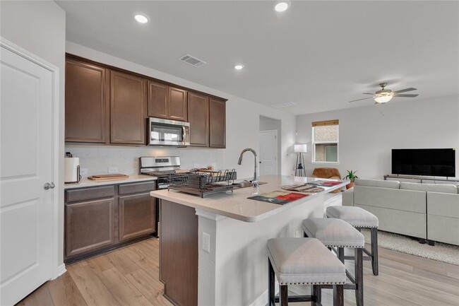 Building Photo - 6401 Night Chinook Dr