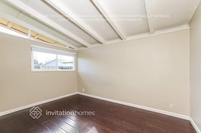 Building Photo - 1467 Michigan St