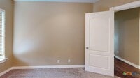 Building Photo - 142 Jesse James Dr