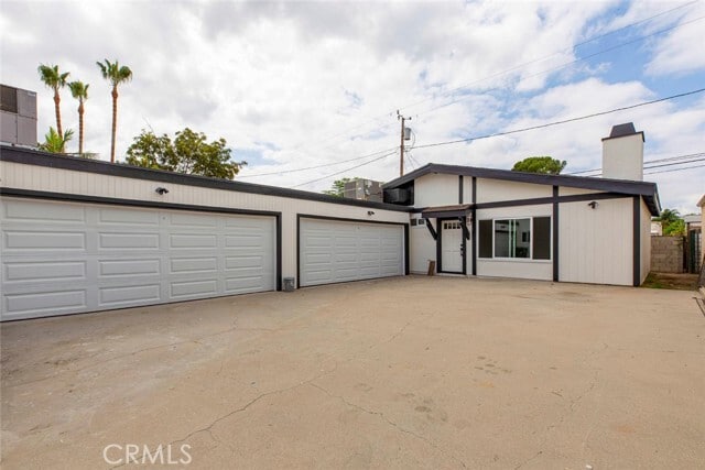 Building Photo - 821 N Maple St