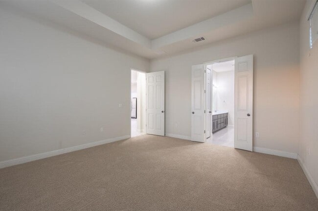 Building Photo - 14928 Iveans Way