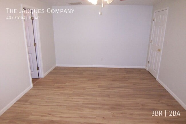 Building Photo - 407 Coral Rd