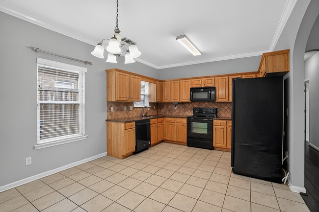 Building Photo - 265 Oxmoor Pl
