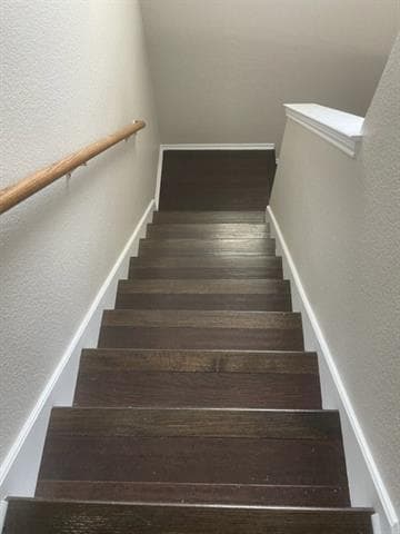 Building Photo - 850 Warbler Ln