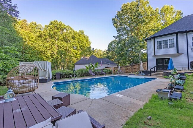Building Photo - 151 Dumar Ln