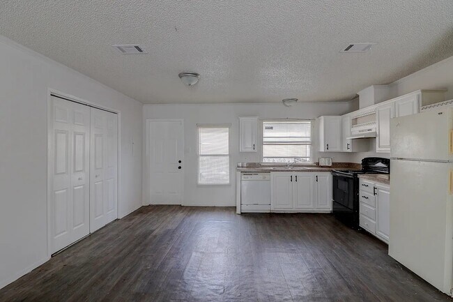 Building Photo - 11727 Greensbrook Forest Dr