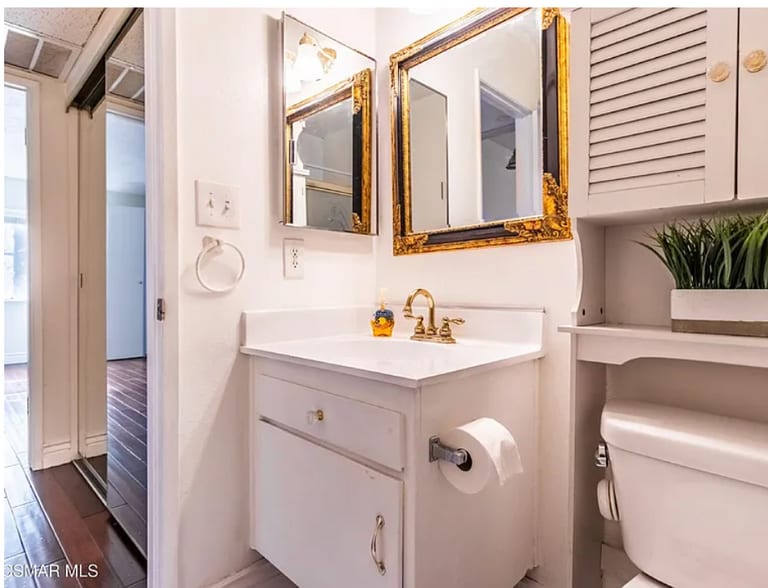 Building Photo - 18645 Hatteras St