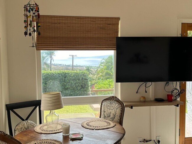 Building Photo - Maui Meadows- beautifully renovated 2-bedroom, 1-bath private cottage w/ a POOL