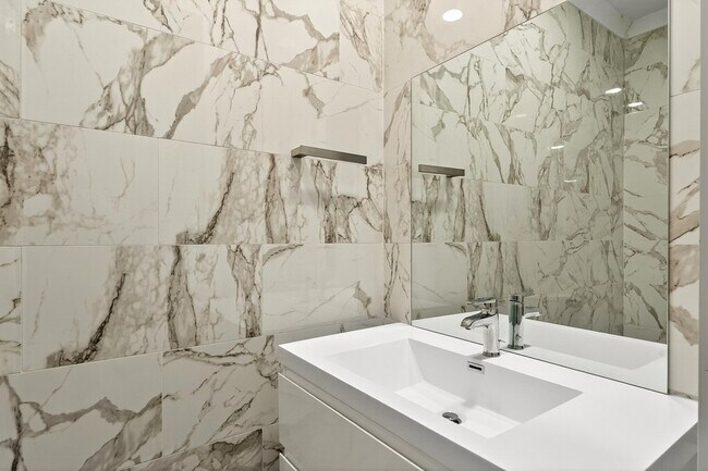 Building Photo - 3443 John F. Kennedy Blvd