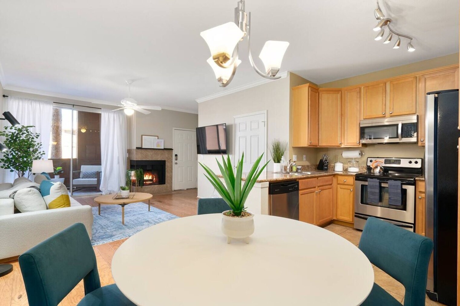 Building Photo - 7009 E Acoma Dr