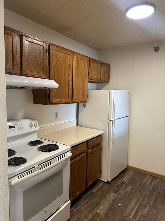 Interior Photo - Eastwood 1204