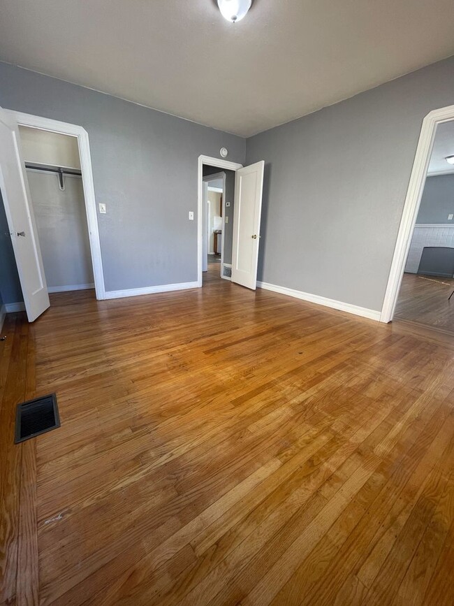 Building Photo - 2-Bedroom, 1-Bath with Converted Garage Sp...