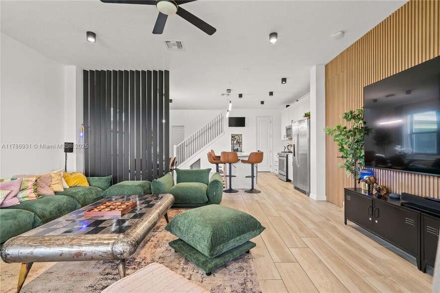 Building Photo - 4461 Waterside Dr