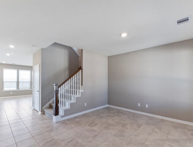 Building Photo - 5712 Bluebonnet Ln