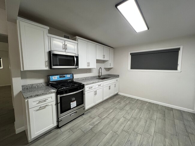 Building Photo - 9412 Beals St