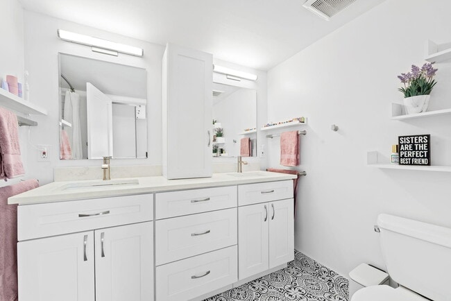 Building Photo - 1881 Middle River Dr