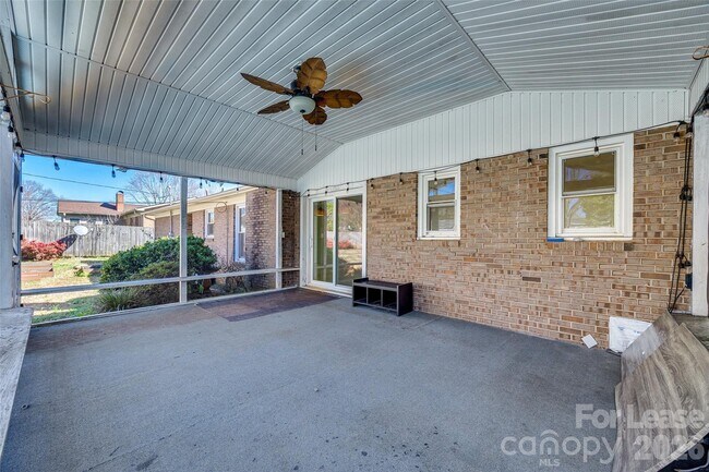 Building Photo - 1615 Tillman St