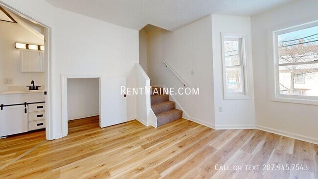 Building Photo - 148-150 Third St. Apt.-4