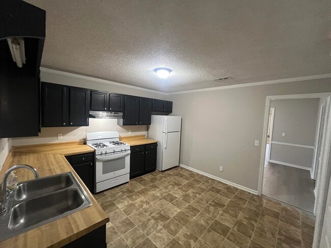 Building Photo - 4486 Club Trce