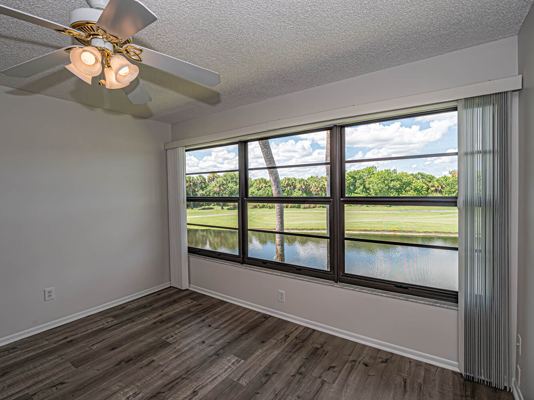 Building Photo - 28 Plantation Dr