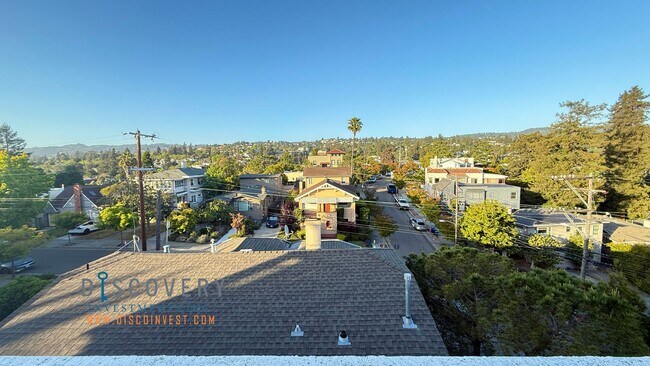 Building Photo - 1089 Warfield Ave