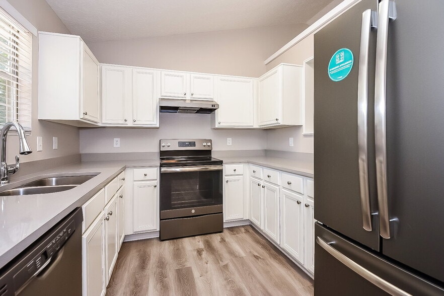 Building Photo - 3716 Crescent Hill Ln