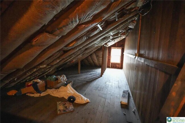 Building Photo - 628 Coal St