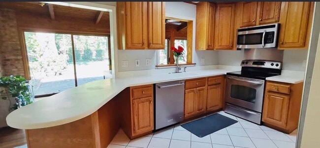 Building Photo - 1214 Vinita Ln