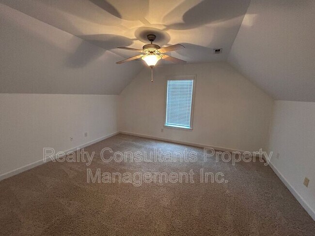 Building Photo - 4540 Pebble Lake Dr