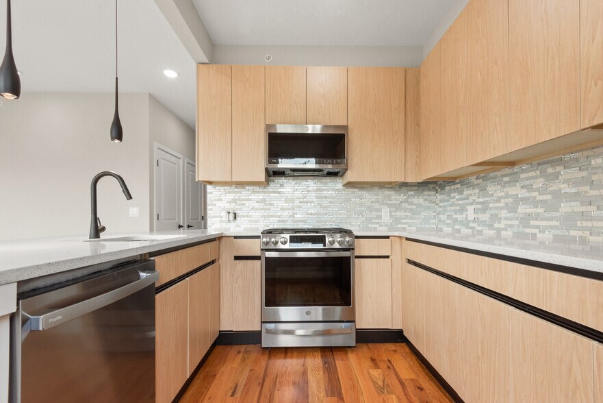 Building Photo - 108 Fleming Ave