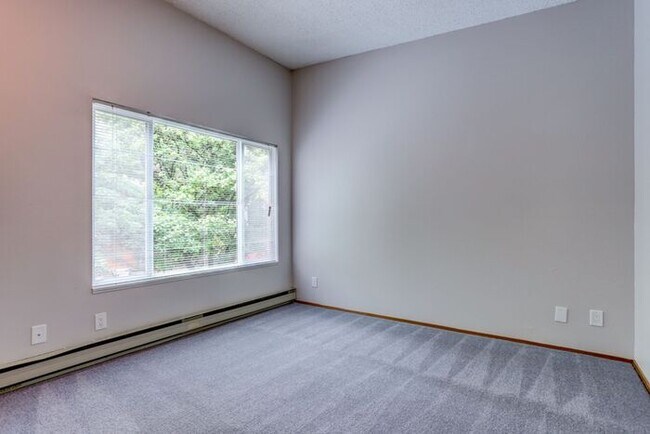 Building Photo - Downtown Living Starts At Lair Hill. 1 Bedroom 1 Bathroom Apartment Home Ready Now