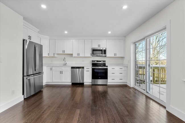 Interior Photo - 89 Boston Avenue