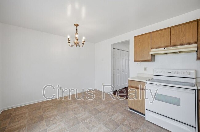 Building Photo - 2724 Peach St