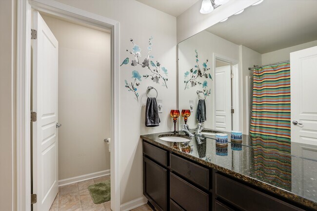 Guest full bath - 6117 Branch Dr